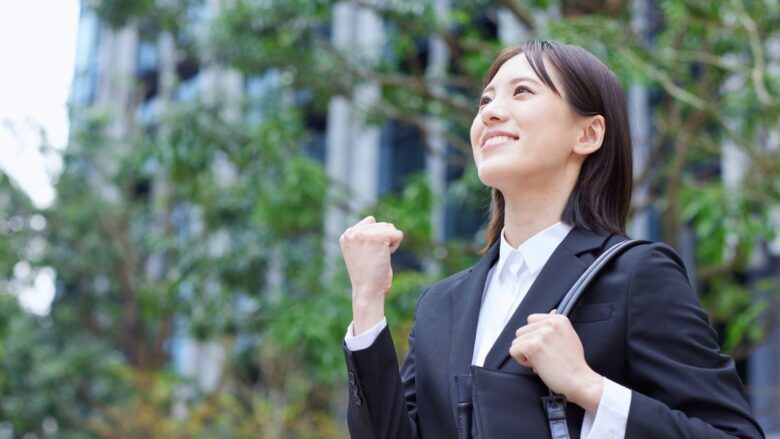 パパ活で1週間で10万円を稼ぐことを決意する女性のイメージ