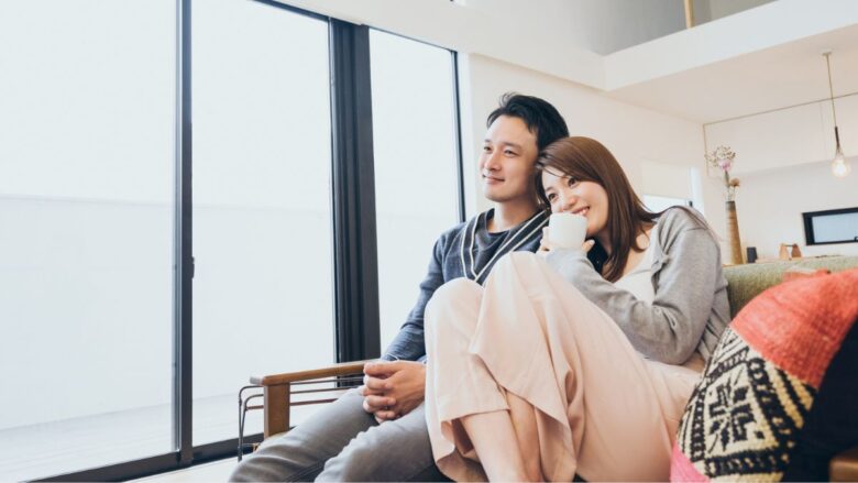 っパ活で良好な関係を築いている男女のイメージ