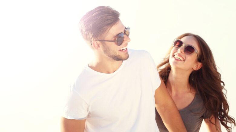 幸せな男女のイメージ