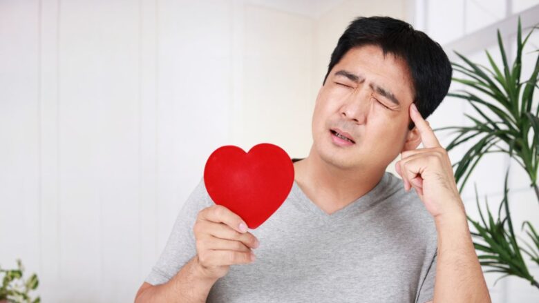 女性の誘い方に悩む男性のイメージ