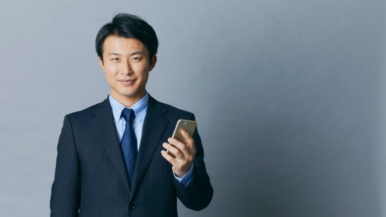 若い女性とのデートを楽しいと感じられる男性のイメージ
