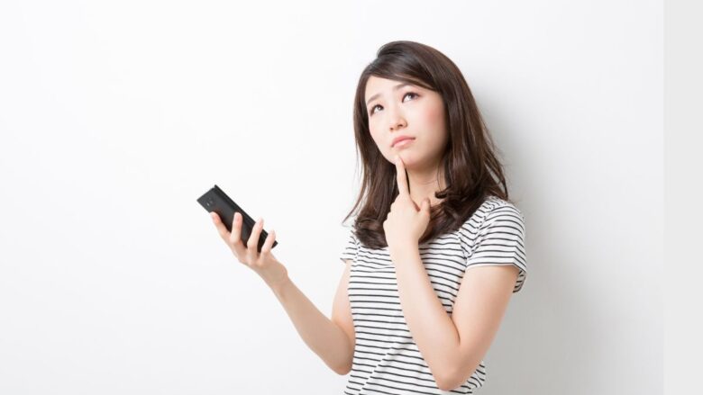 ペイターズで相手にブロックされてしまったのか不安な女性のイメージ