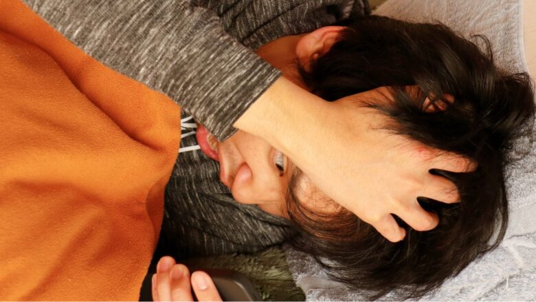 シュガーダディにログインできなくなって困っている男性のイメージ