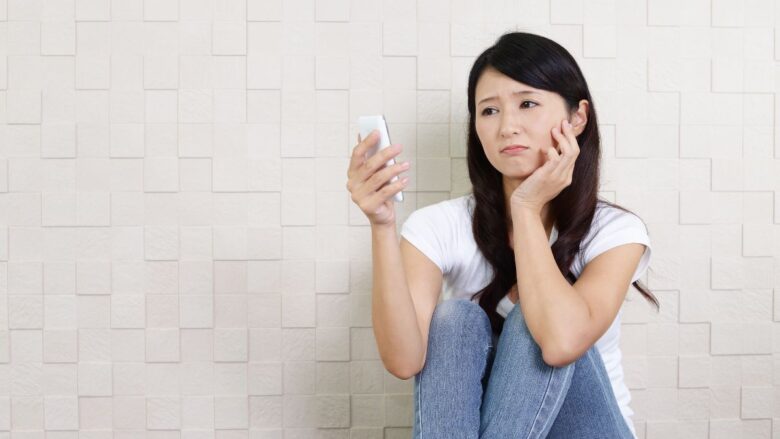 パパ活が上手くいかず悩む女性のイメージ