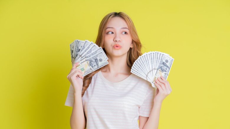 稼いでいる女性のイメージ