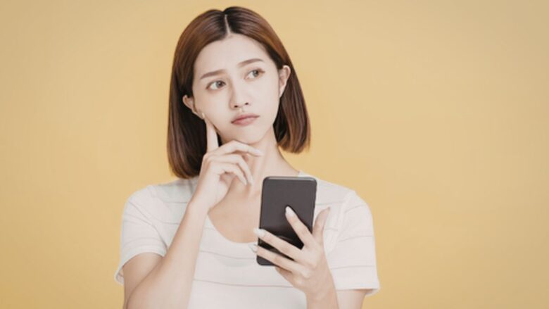 イククルとパピーの違いについて考える女性のイメージ