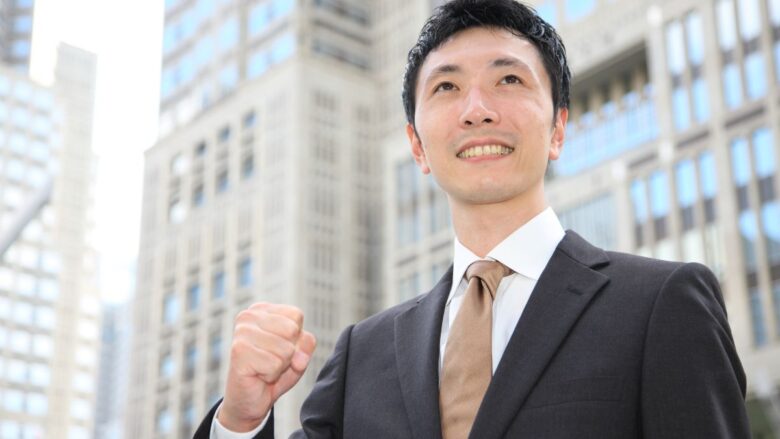 顔合わせ後に連絡がこないので次の相手を探す男性のイメージ