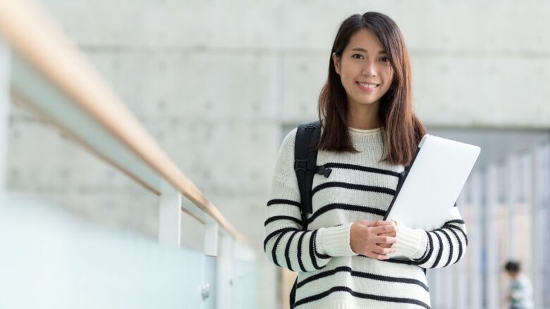 ユニバース倶楽部京都店に登録する学生のイメージ