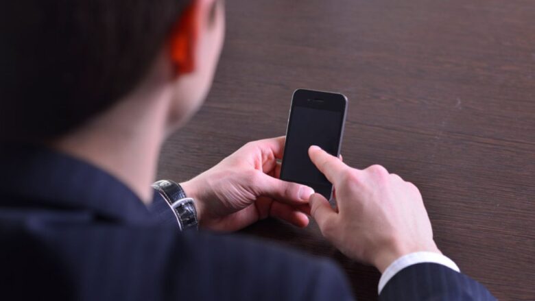 未成年リスクを避けるには安全なサービスを選ぶことが重要という結論イメージ