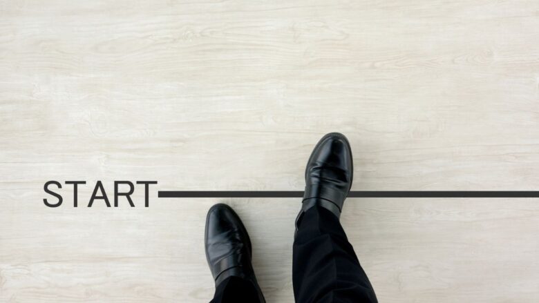 アプリでの出会いをスタートさせる男性のイメージ