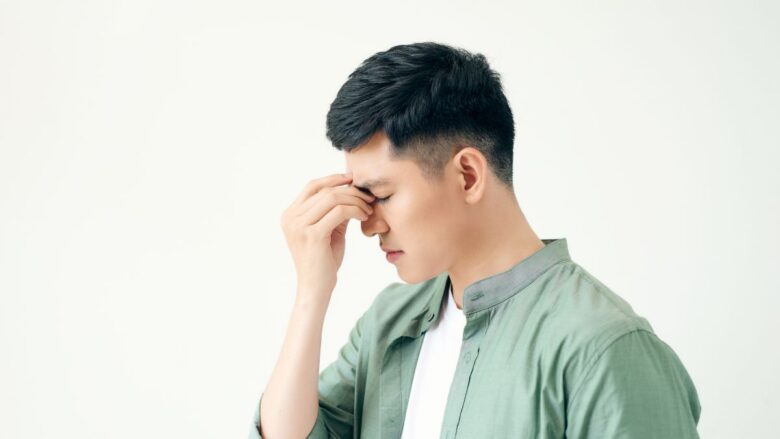 出会えず落ち込む男性のイメージ