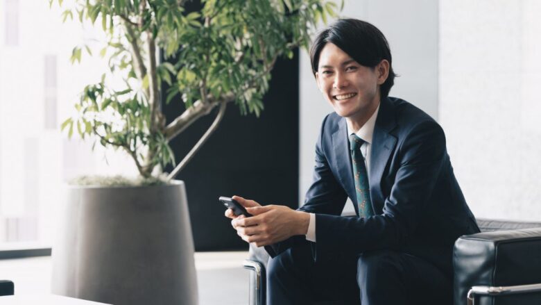 普通の男性でも自信を持てることを示すイメージ