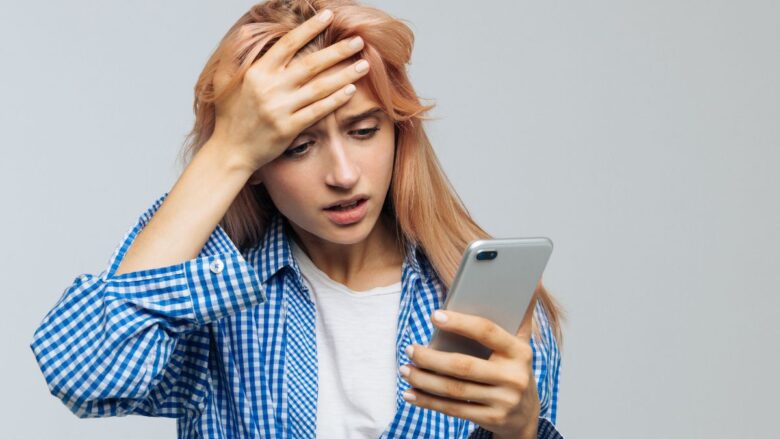 パパ活アプリに疲れた女性のイメージ