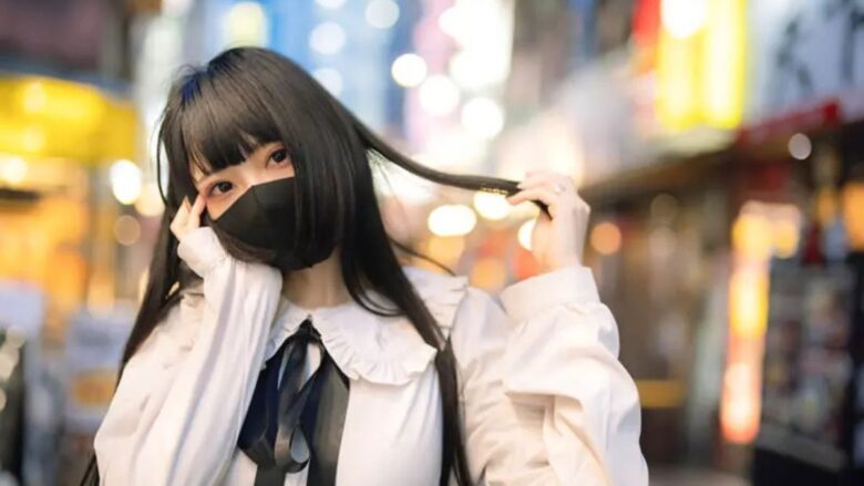 ラブアンで18歳のパパ活女子と待ち合わせをしているイメージ