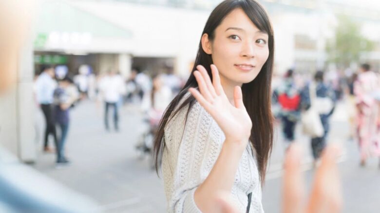 パパ活女子と駅で解散するイメージ