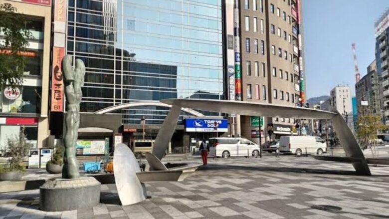 パパ活女子と待ち合わせた三宮にあるサンキタ広場のイメージ